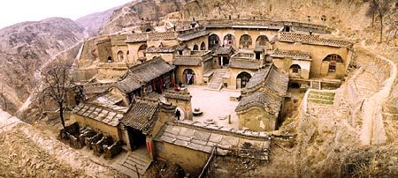 窑洞式民居建筑的特点-窑洞是什么民族的特色