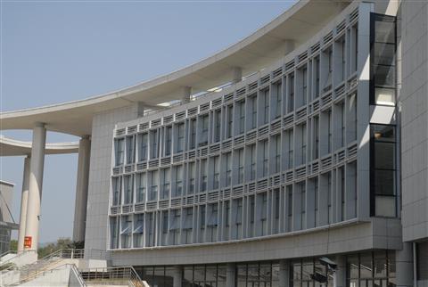 厦门理工学院图书馆的前身是鹭江大学图书馆