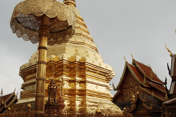 双龙寺是泰国著名的佛教避暑胜地